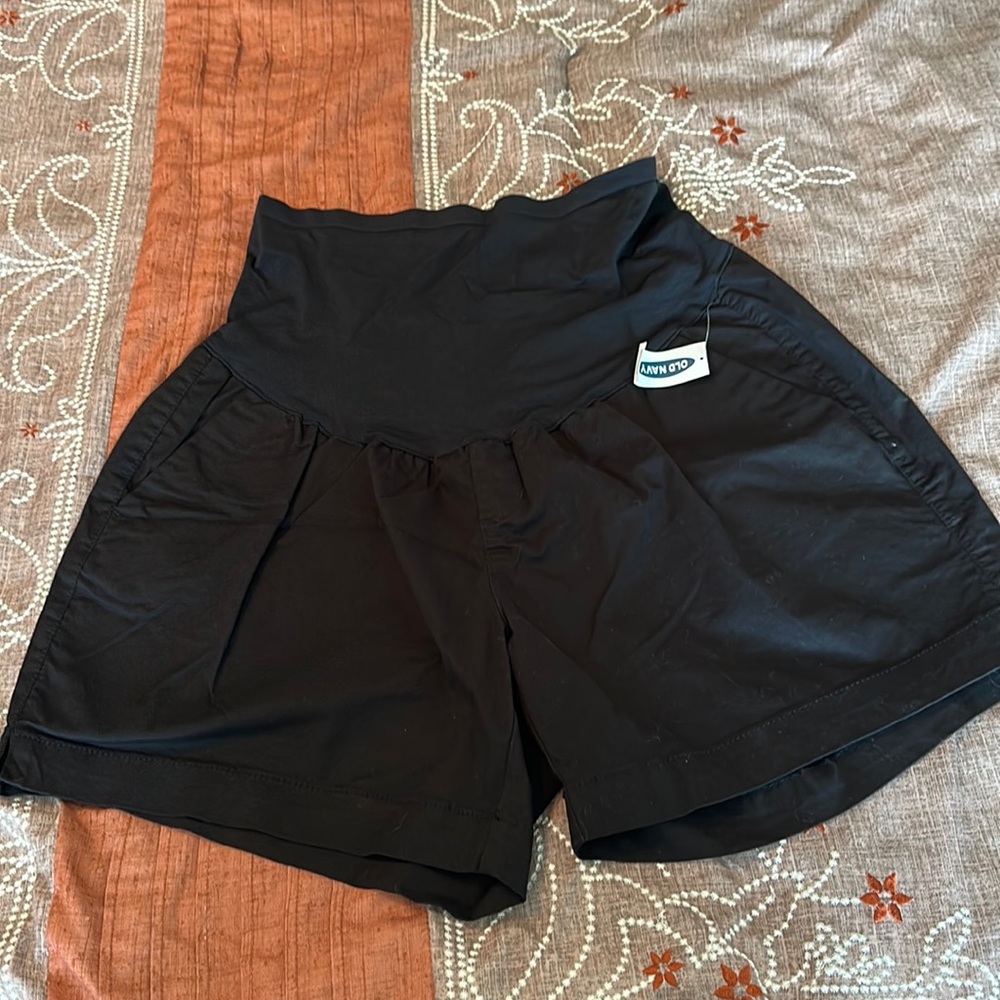 NWT Old Navy Maternity short